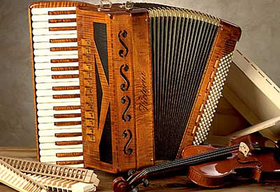 Acoustic wood accordion by Victoria Accordions